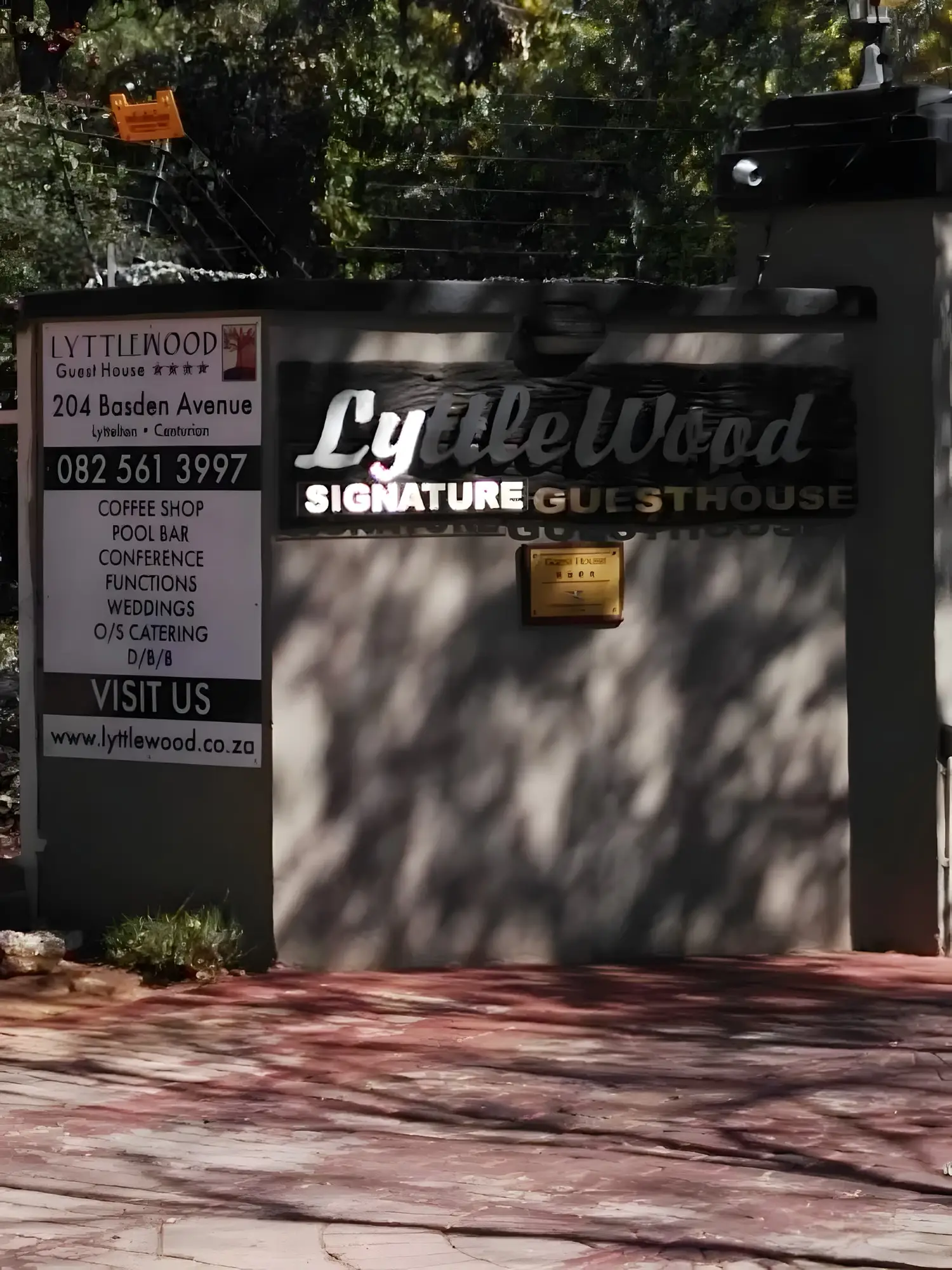 The Lyttlewood sign at the gate on Basden Avenue